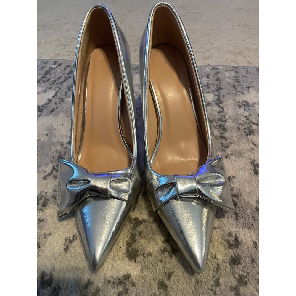 Silver Metallic Bow Pumps Size 9 | Pointed Toe Stiletto Heels